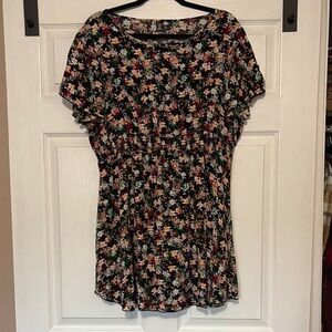SHEIN Curve Black Floral Top